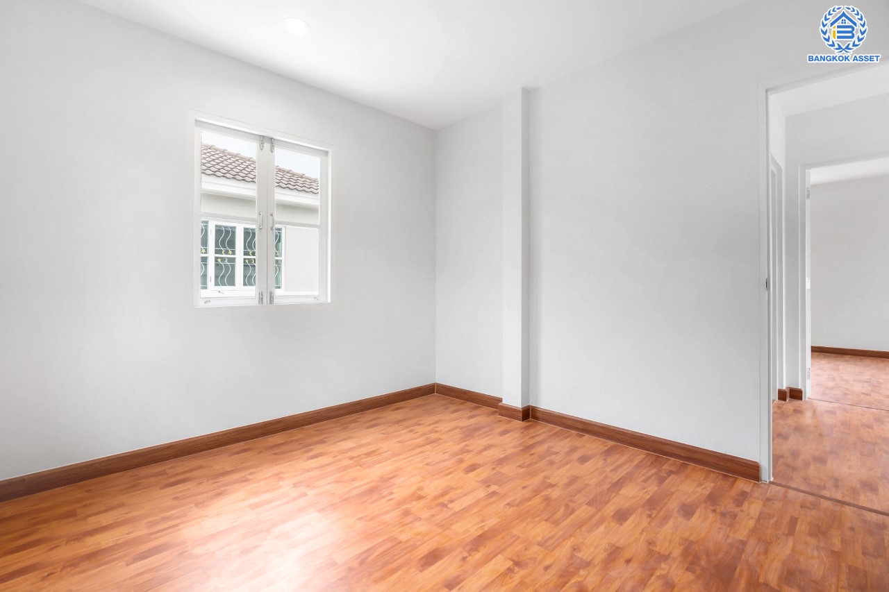 บ้านมือสองตกแต่งใหม่ แบรนด์ LH ม.ชัยพฤกษ์ บางใหญ่-เซ็นทรัลเวสต์เกต ตอบโจทย์ทุกการอยู่อาศัย เนื้อที่ 56.4 ตร.ว. ฟังก์ชัน 3 ห้องนอน 2 ห้องน้ำ 2 ที่จอดรถ บนทำเลดีที่สุด! ใกล้เซ็นทรัลเวสต์เกต ทางด่วน "กาญจนาภิเษก" และเพียง 10 นาที ถึง MRT "สถานีคลองบางไผ่"